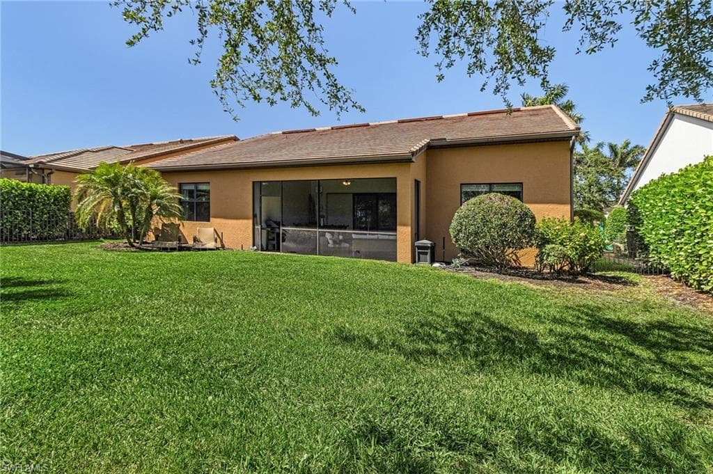 16213 Camden Lakes Cir, Naples, FL 34110-26