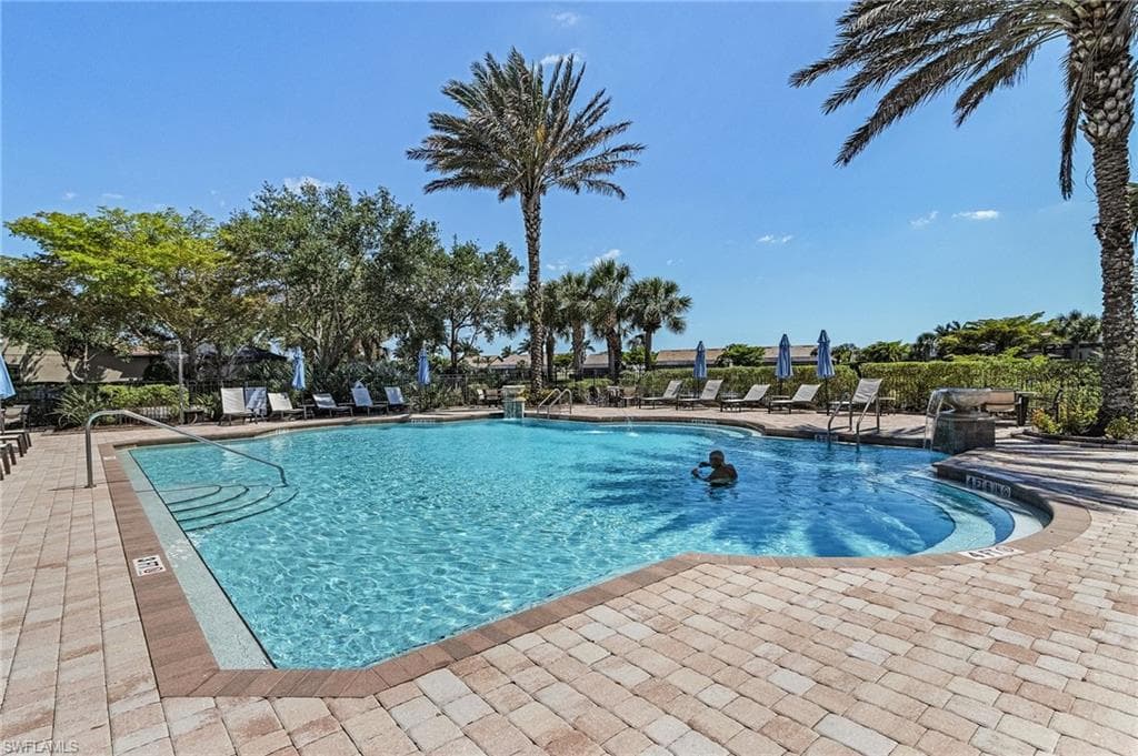 16213 Camden Lakes Cir, Naples, FL 34110-27