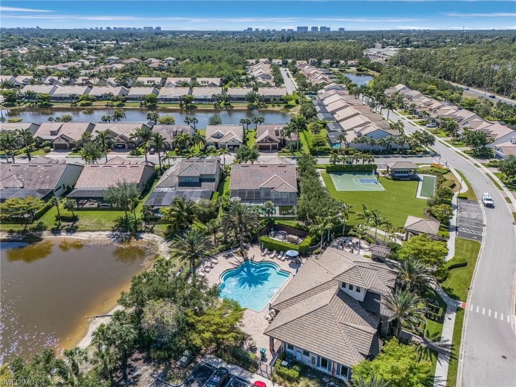 16213 Camden Lakes Cir, Naples, FL 34110-32