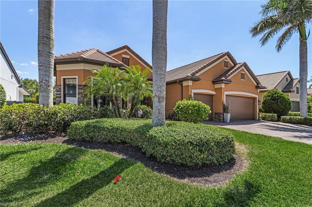 16213 Camden Lakes Cir, Naples, FL 34110-3