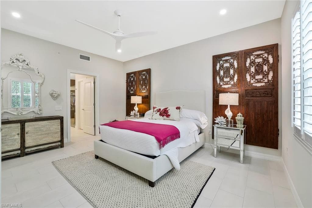 190 Indies Dr E 102, Naples, FL 34114-15