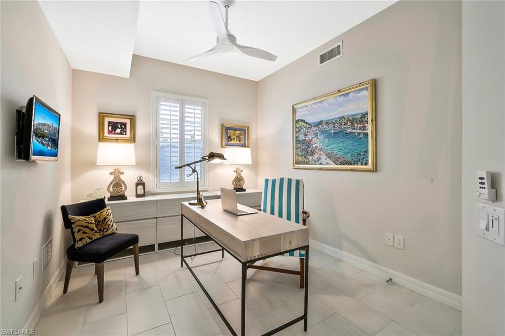 190 Indies Dr E 102, Naples, FL 34114-21