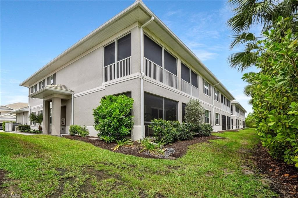 190 Indies Dr E 102, Naples, FL 34114-23