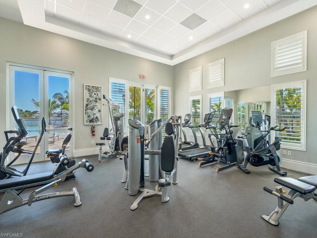 190 Indies Dr E 102, Naples, FL 34114-32