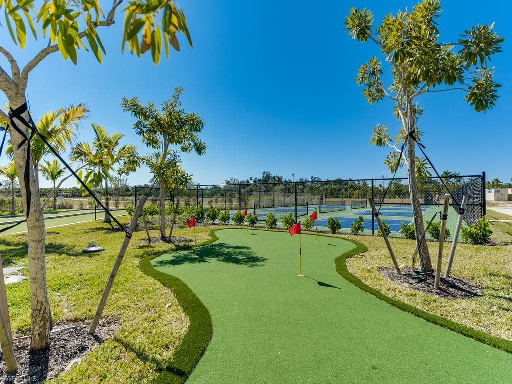 190 Indies Dr E 102, Naples, FL 34114-35