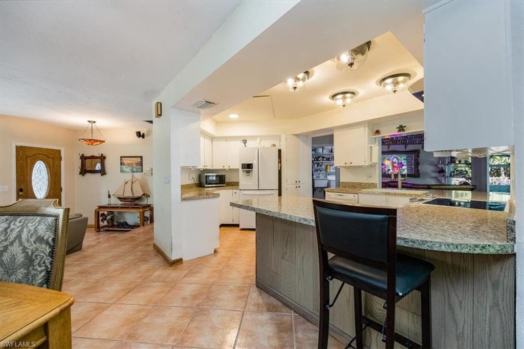 813 105th Ave N, Naples, FL 34108-10