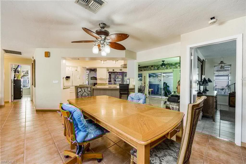 813 105th Ave N, Naples, FL 34108-11