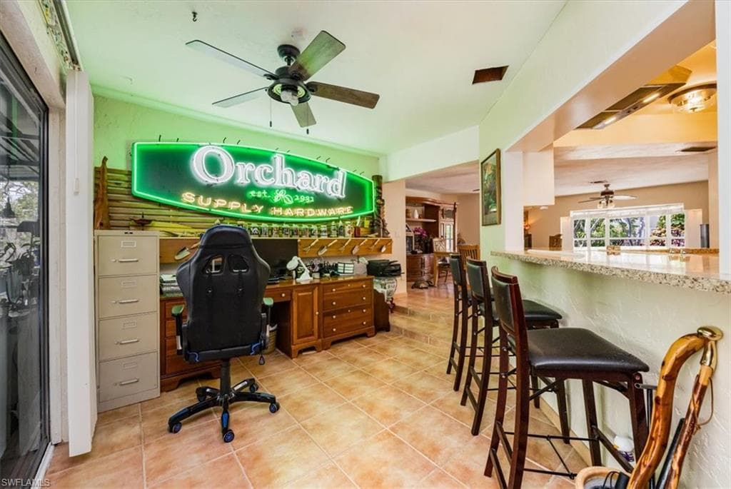 813 105th Ave N, Naples, FL 34108-12