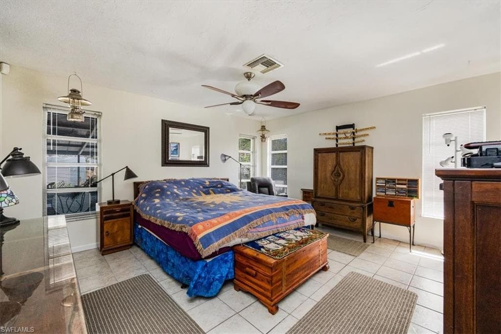 813 105th Ave N, Naples, FL 34108-13