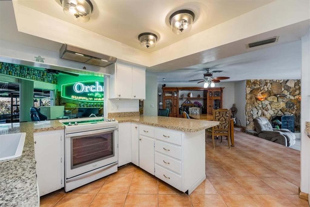 813 105th Ave N, Naples, FL 34108-7
