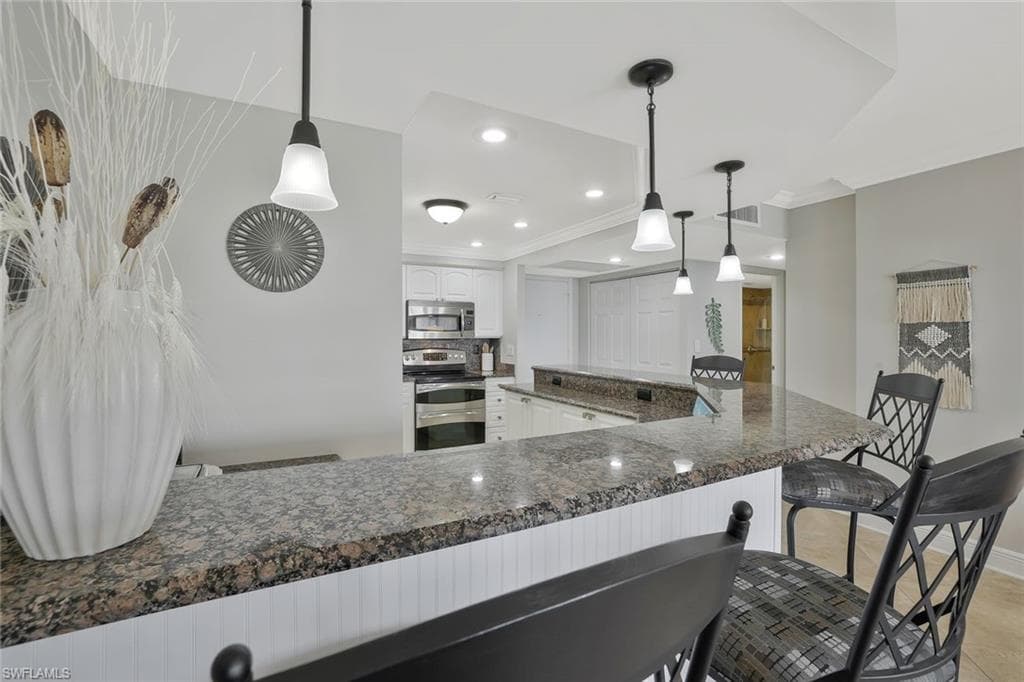 5 Bluebill Ave 812, Naples, FL 34108-10
