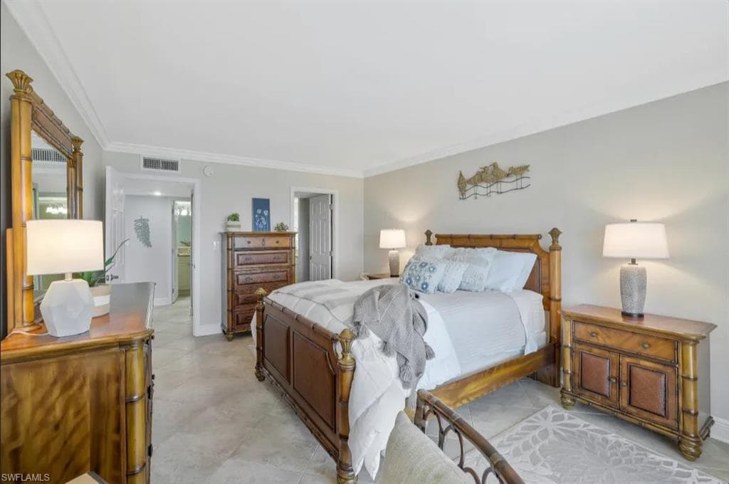 5 Bluebill Ave 812, Naples, FL 34108-13