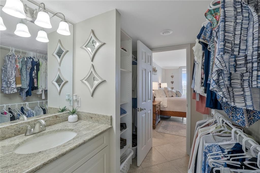 5 Bluebill Ave 812, Naples, FL 34108-14