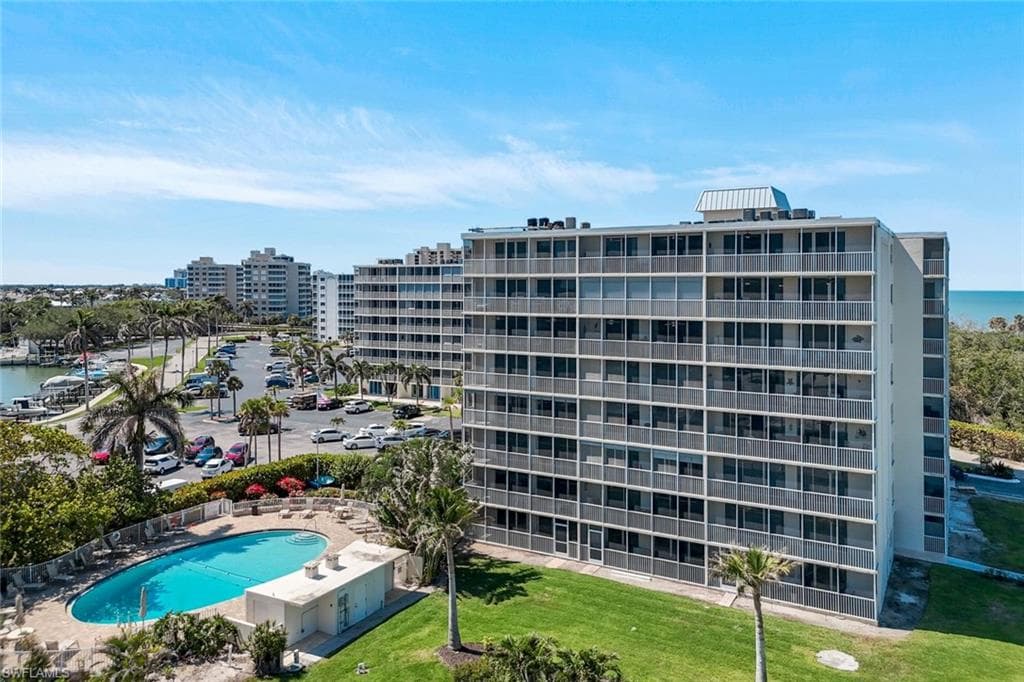 5 Bluebill Ave 812, Naples, FL 34108-22