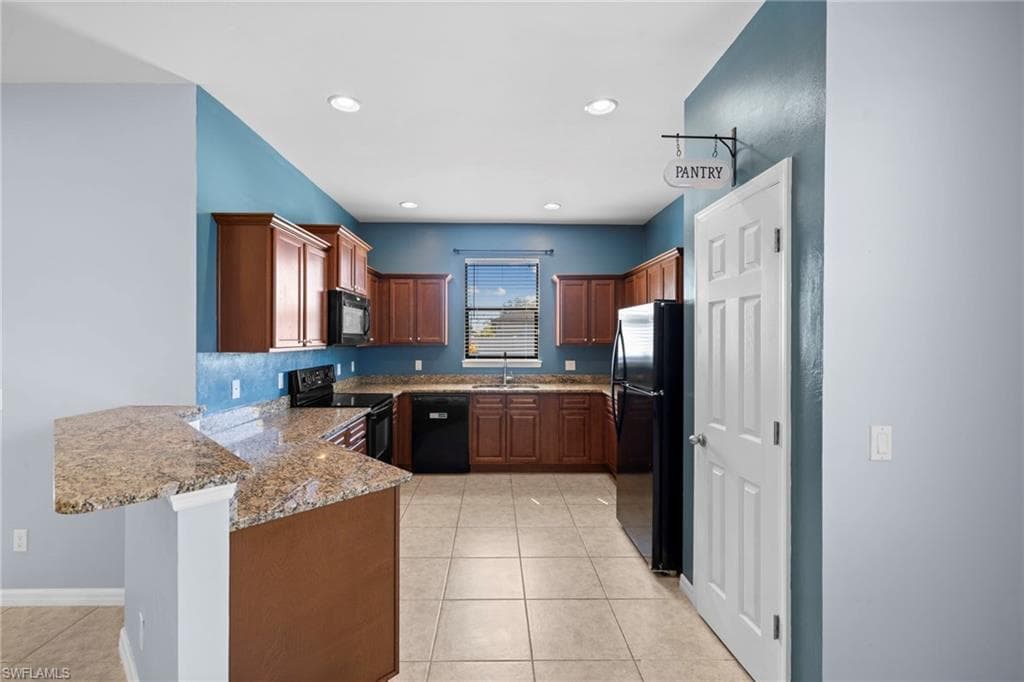 1322 22nd Ave, Cape Coral, FL 33991-15