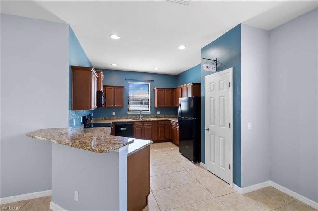 1322 22nd Ave, Cape Coral, FL 33991-16