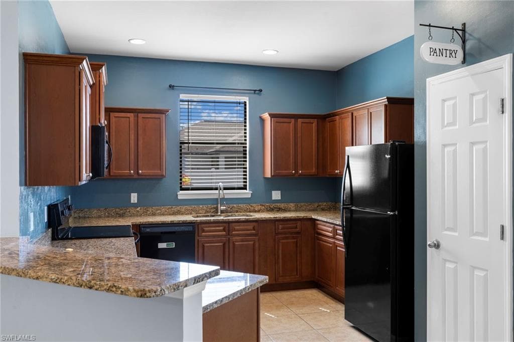 1322 22nd Ave, Cape Coral, FL 33991-17