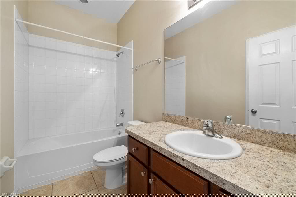 1322 22nd Ave, Cape Coral, FL 33991-25