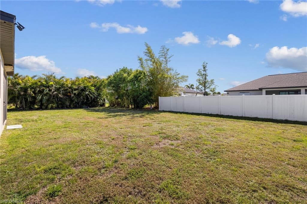 1322 22nd Ave, Cape Coral, FL 33991-41