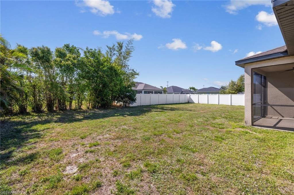 1322 22nd Ave, Cape Coral, FL 33991-42