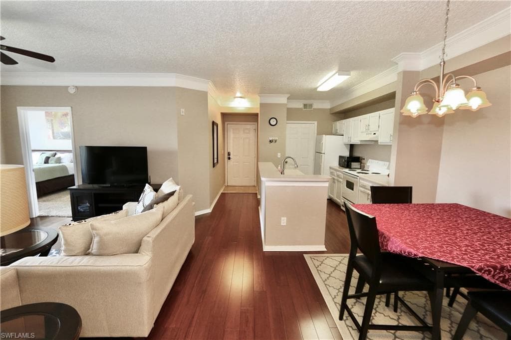 11490 Villa Grand 218, Fort Myers, FL 33913-4