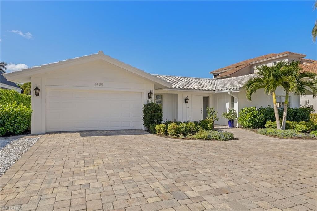 1400 Marlin Dr, Naples, FL 34102-2