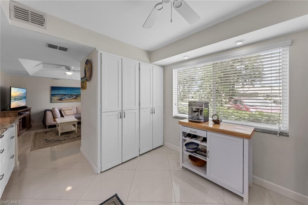261 Quails Nest Rd 5, Naples, FL 34112-14