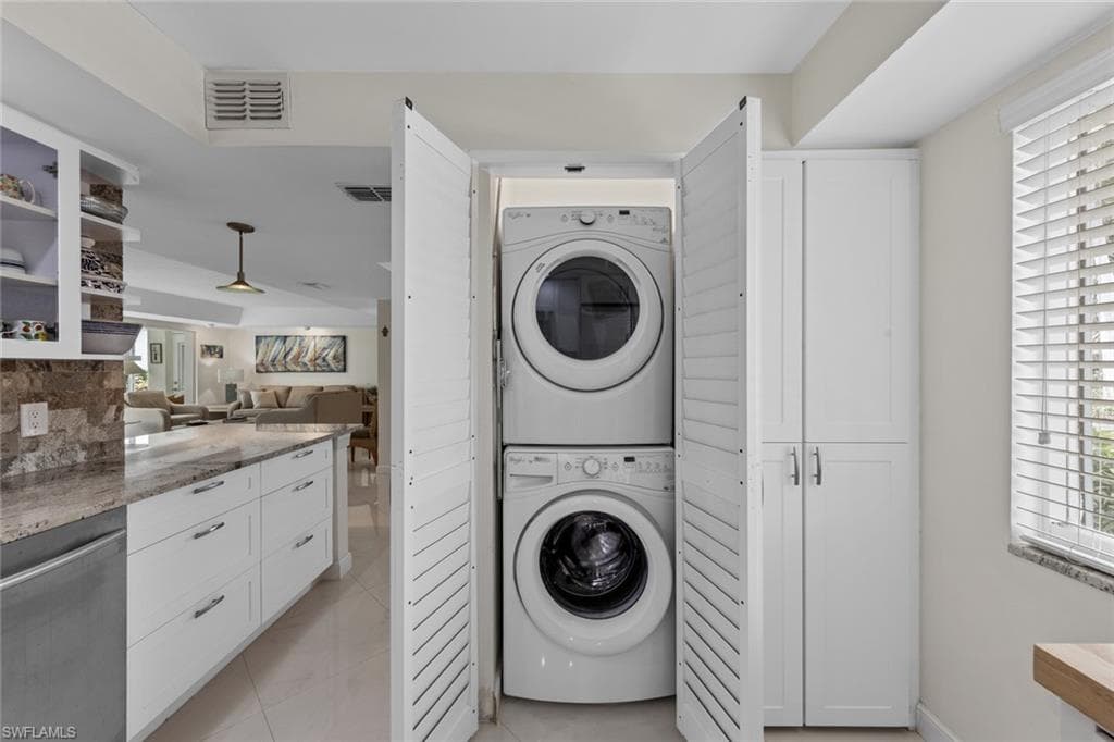 261 Quails Nest Rd 5, Naples, FL 34112-15
