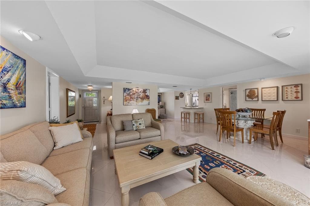261 Quails Nest Rd 5, Naples, FL 34112-18