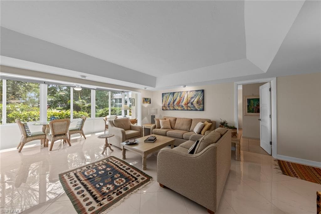 261 Quails Nest Rd 5, Naples, FL 34112-21