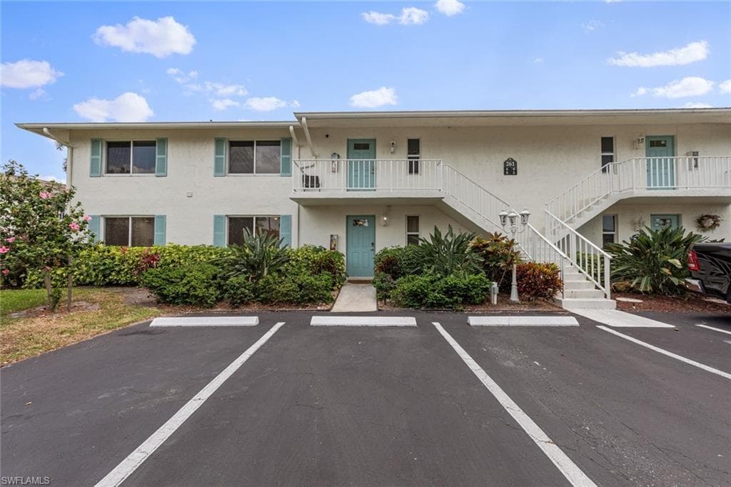 261 Quails Nest Rd 5, Naples, FL 34112-2