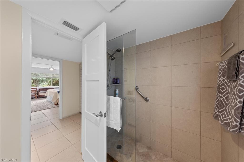 261 Quails Nest Rd 5, Naples, FL 34112-32