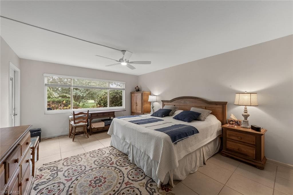 261 Quails Nest Rd 5, Naples, FL 34112-34