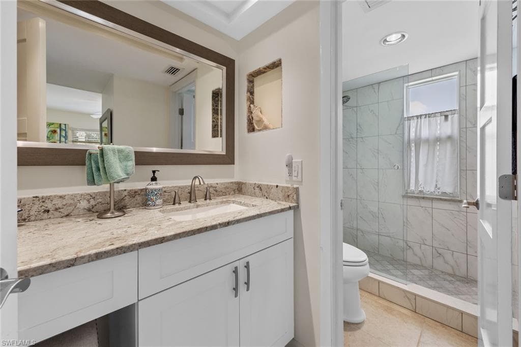 261 Quails Nest Rd 5, Naples, FL 34112-37