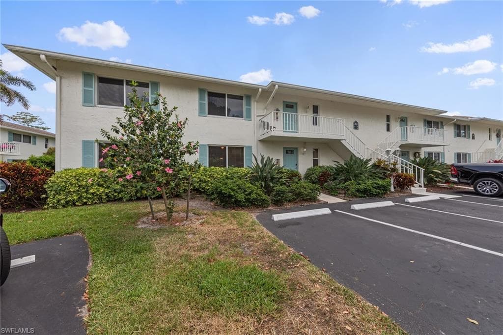 261 Quails Nest Rd 5, Naples, FL 34112-3
