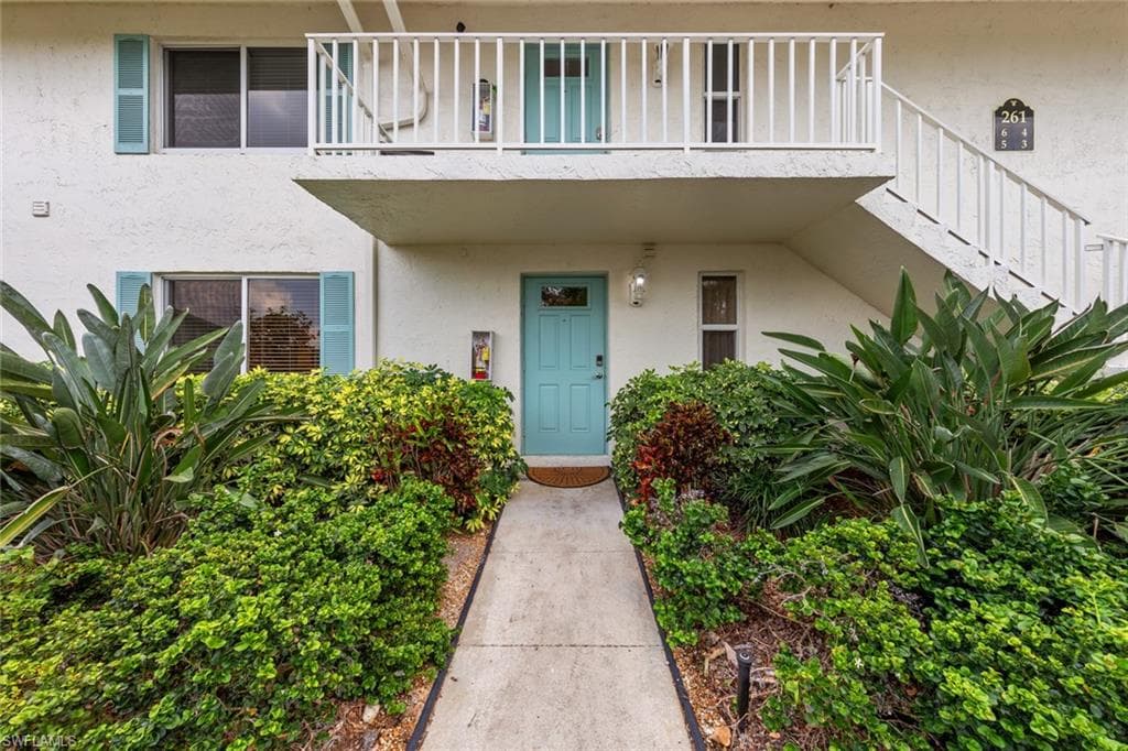 261 Quails Nest Rd 5, Naples, FL 34112-4