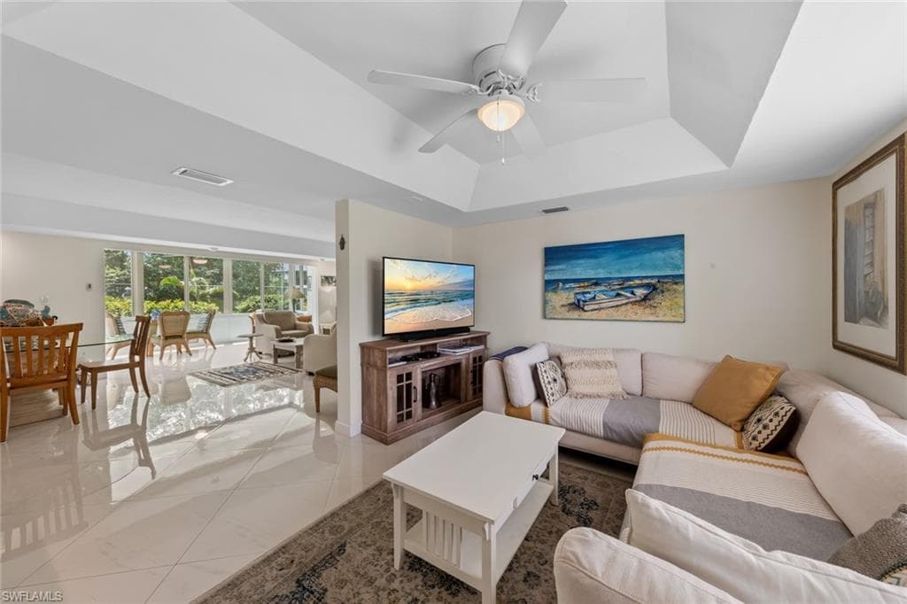 261 Quails Nest Rd 5, Naples, FL 34112-7