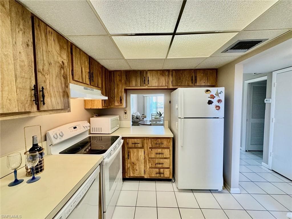190 Pebble Beach Blvd 304, Naples, FL 34113-9
