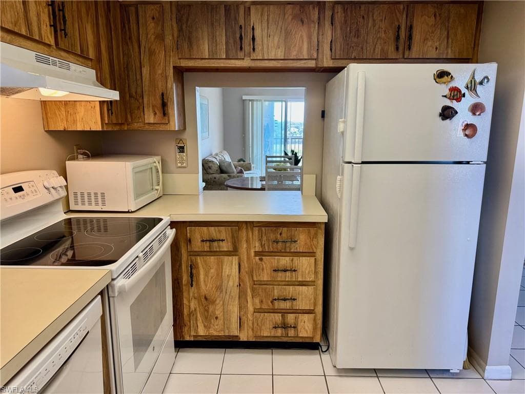 190 Pebble Beach Blvd 304, Naples, FL 34113-11