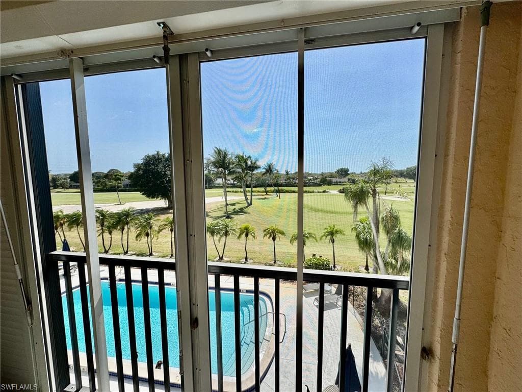 190 Pebble Beach Blvd 304, Naples, FL 34113-25
