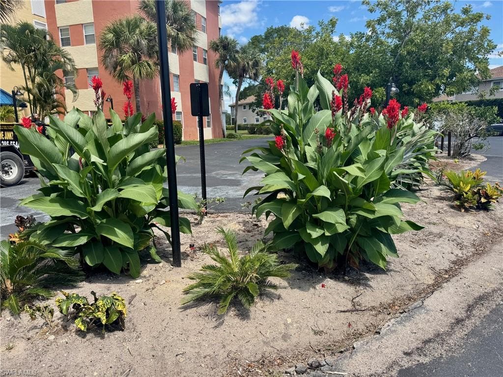 190 Pebble Beach Blvd 304, Naples, FL 34113-26