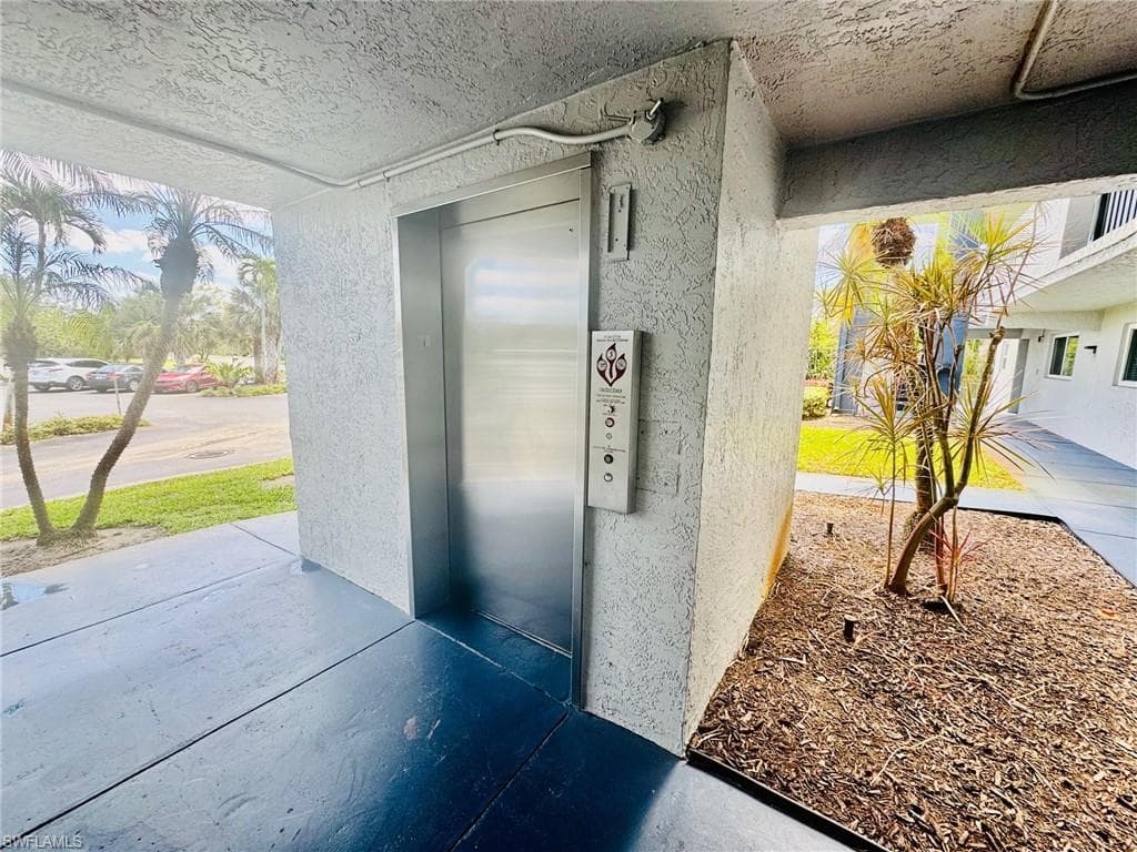 190 Pebble Beach Blvd 304, Naples, FL 34113-27
