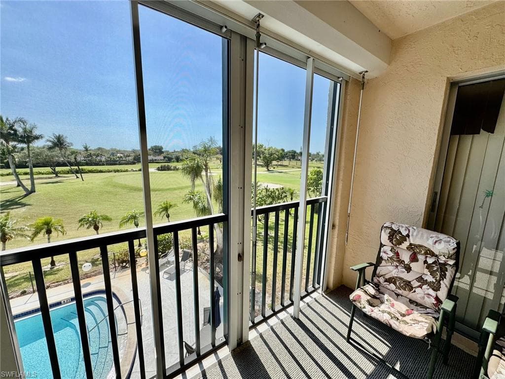 190 Pebble Beach Blvd 304, Naples, FL 34113-2
