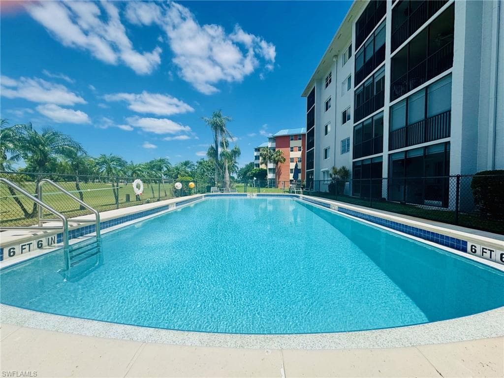 190 Pebble Beach Blvd 304, Naples, FL 34113-7