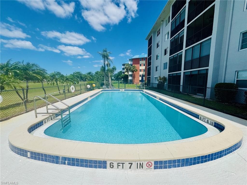 190 Pebble Beach Blvd 304, Naples, FL 34113-8