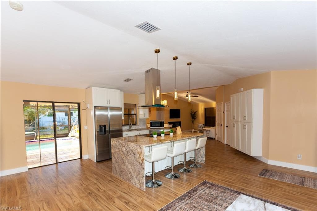 919 16th St, Cape Coral, FL 33990-10