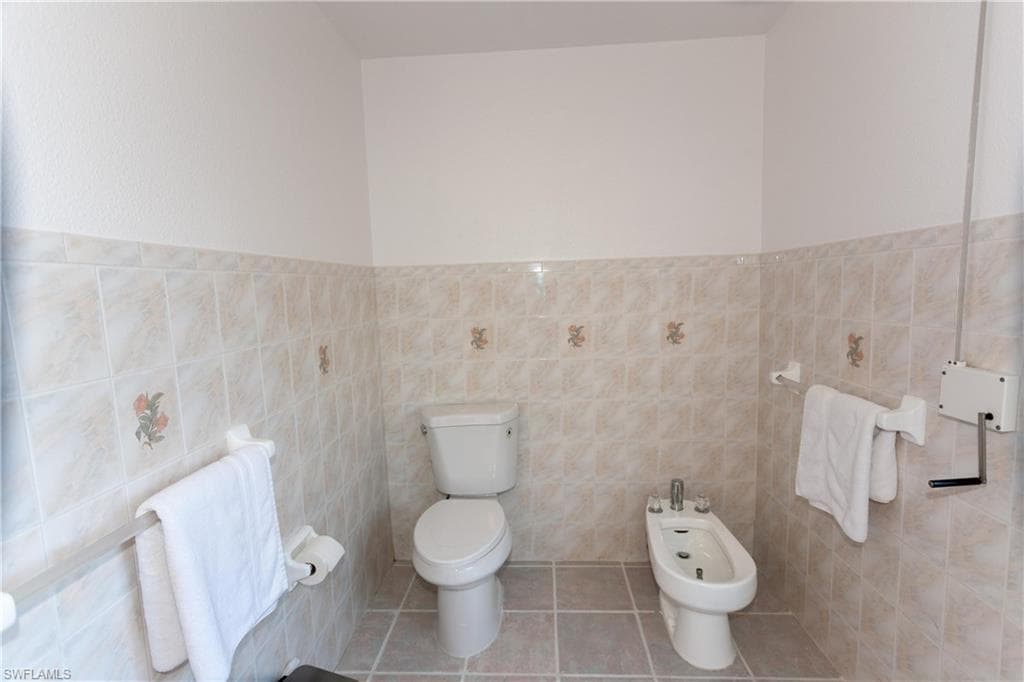 919 16th St, Cape Coral, FL 33990-21