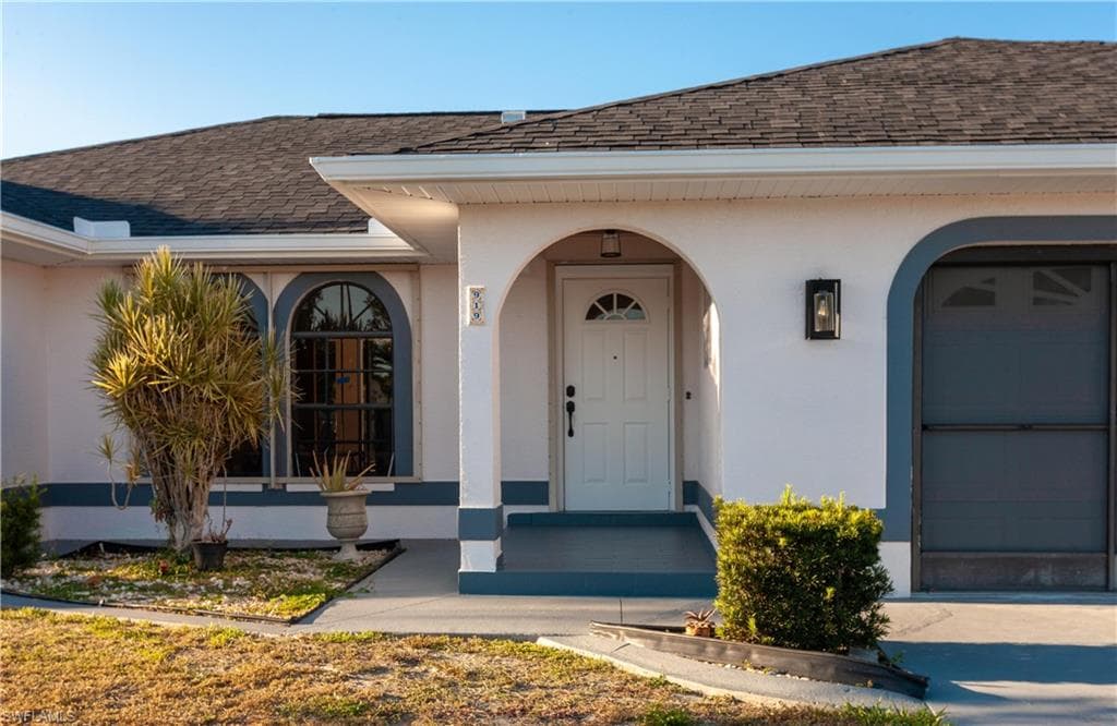919 16th St, Cape Coral, FL 33990-2