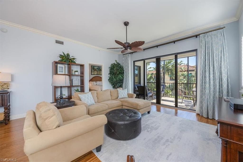 985 Sandpiper St I-206, Naples, FL 34102-13