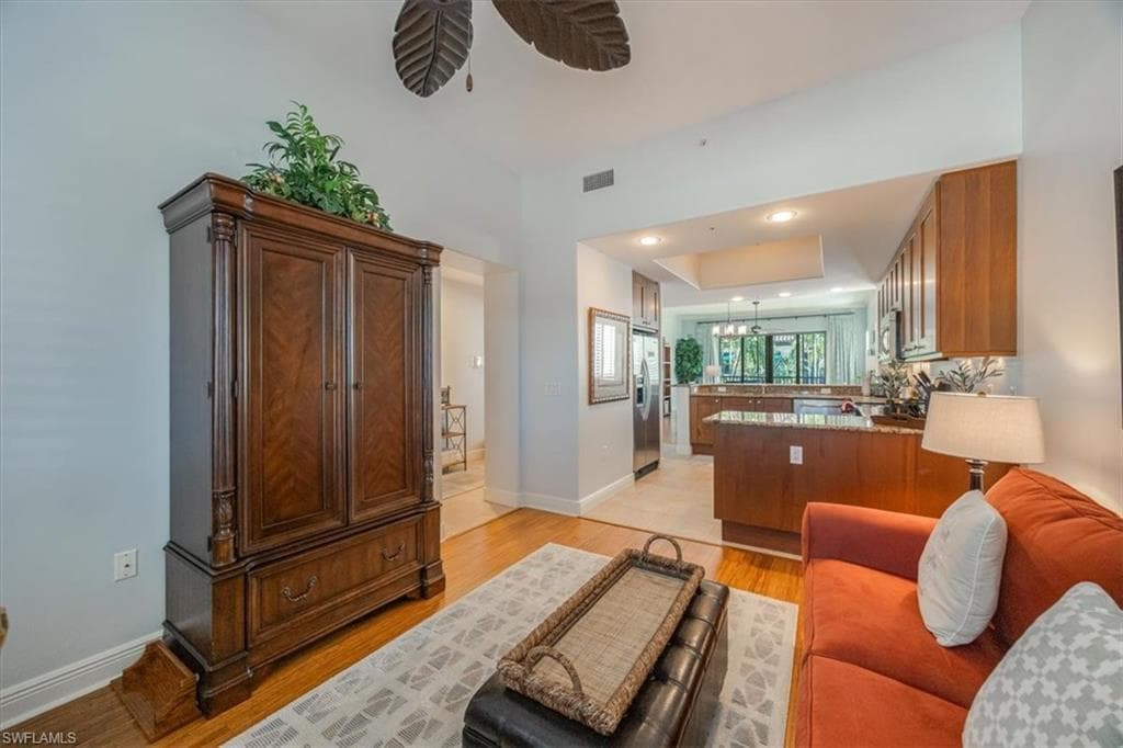985 Sandpiper St I-206, Naples, FL 34102-15